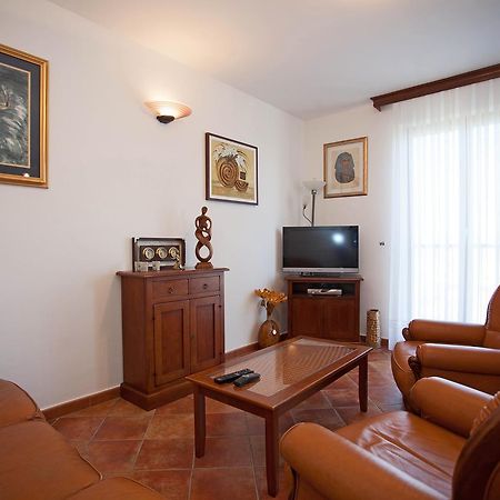 Apartment Pia روفينج المظهر الخارجي الصورة