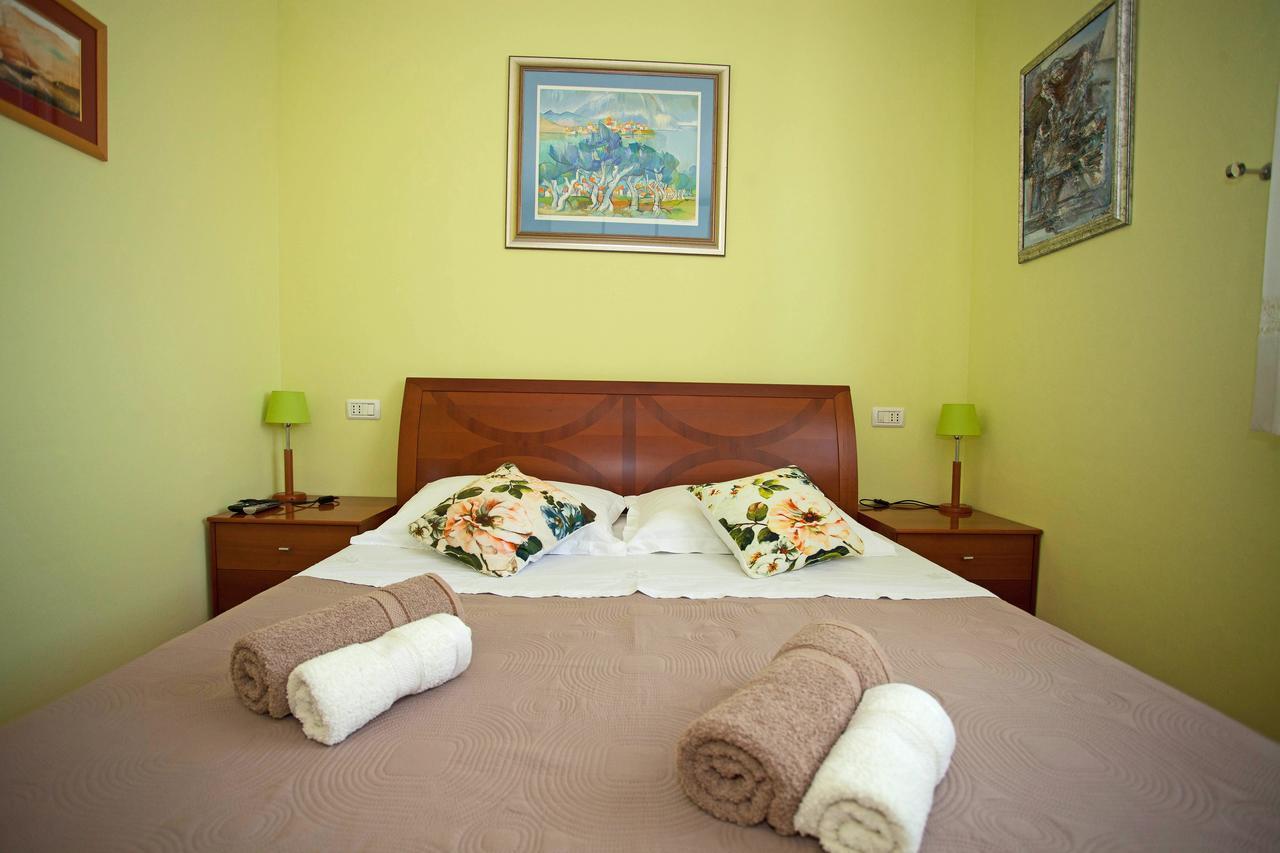 Apartment Pia روفينج المظهر الخارجي الصورة